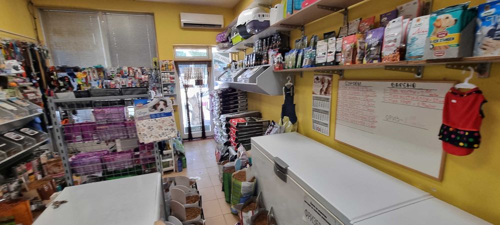 Продава се Заведение в Разград, Център - 32 кв.м за 5313 €/кв.м - Снимка #1