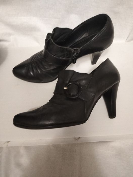 Кожаные женские туфли 37-38 размер