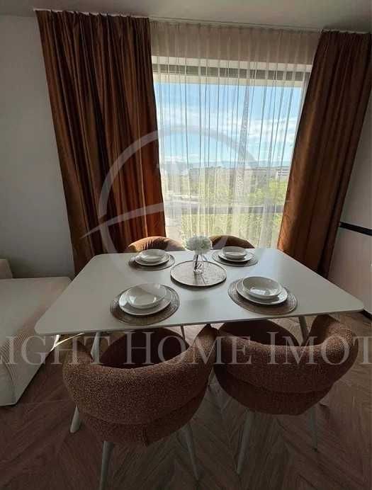 Продава се Тристаен апартамент в Пловдив, Тракия - 100 кв.м за 969 €/кв.м - Снимка #2