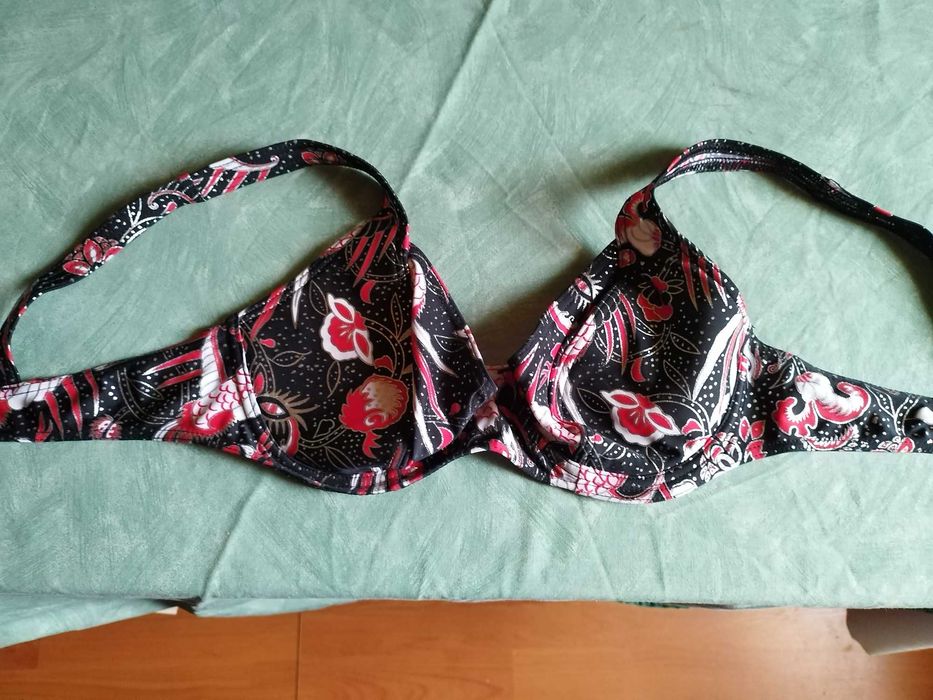 Sutien Baie color, made in Hungary! Marime: M/70 cm! Nou fara etichet