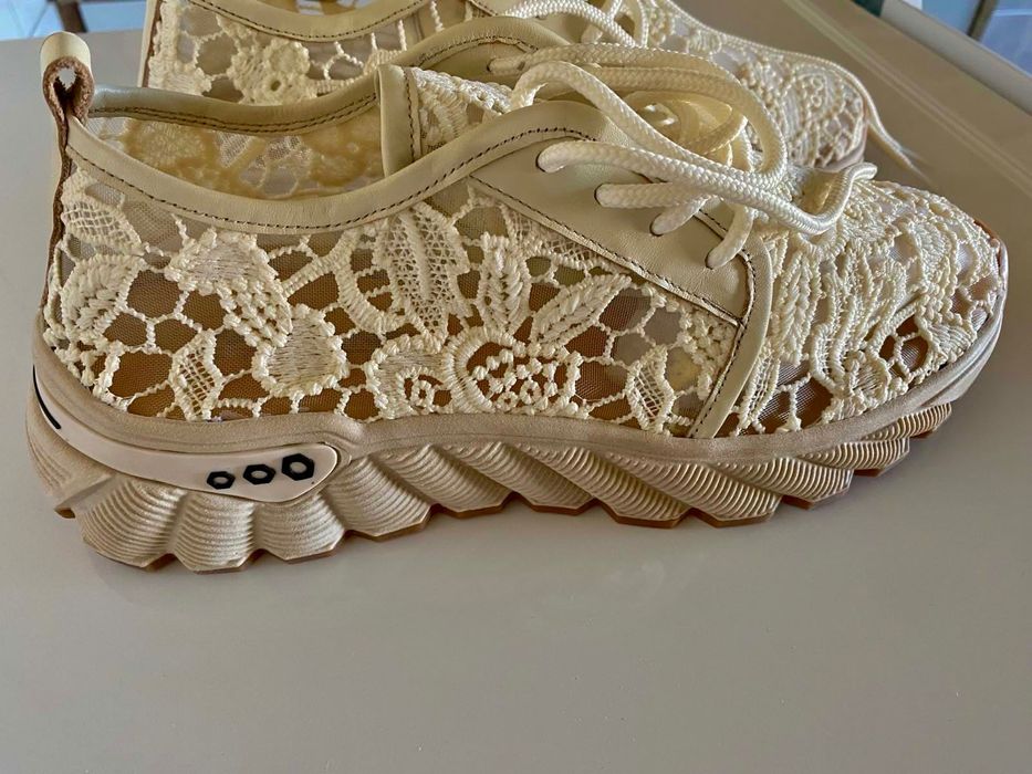 Дамски спортни обувки -нови