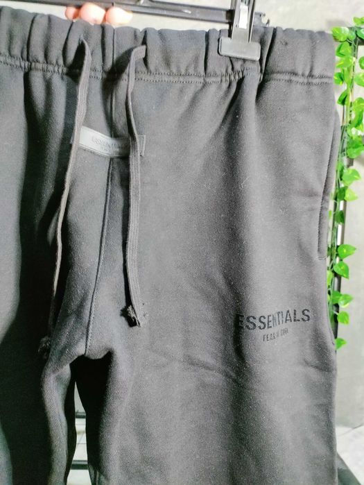 Pantaloni Essentials marimea XXL