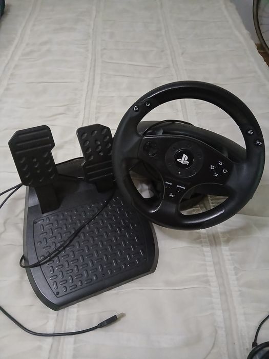 Se.vinde volan Gaming thrustmaster