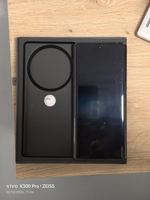 Продавам Vivo x100 pro 512gb