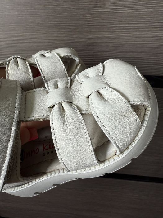 Сандали кожаные на девочку