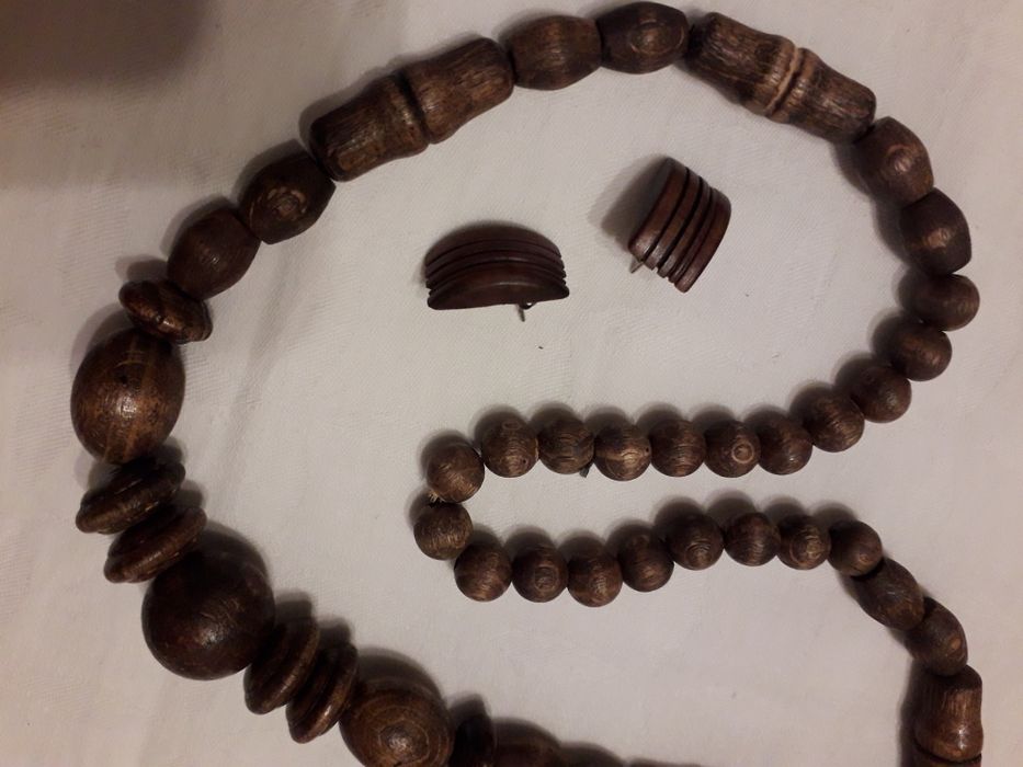 Гердан и обеци - дървени