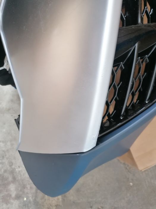 Bara fata Audi A5 8T prea facelift