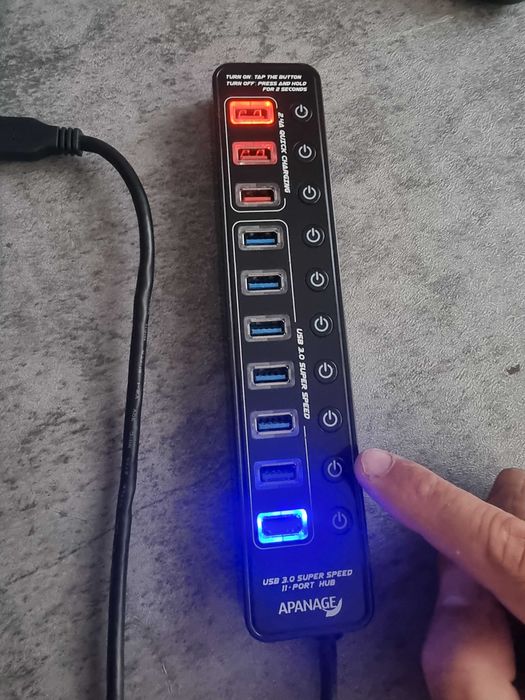 usb hub apanahe usb 3.0 11 porturi, 4 cu incarcare fast charge