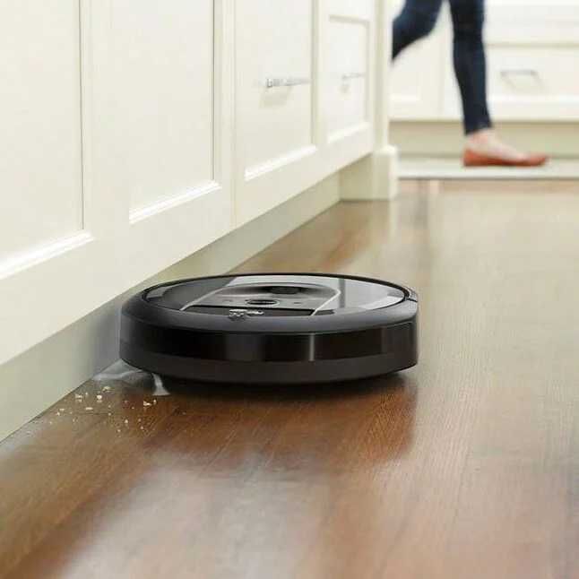 Прахосмукачка работ Roomba iRobot i8+ Wi-Fi, самопочистваща база
