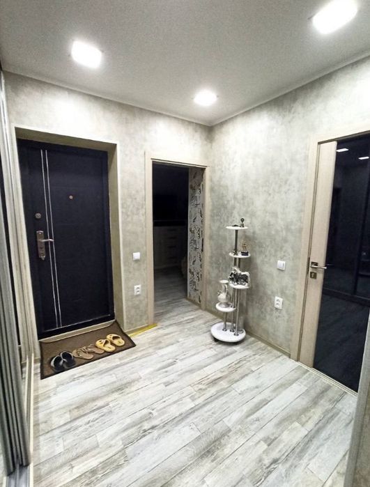 Своя Шота Руставели 77 серия 3/4/4 квартира, ориентир Мадрид