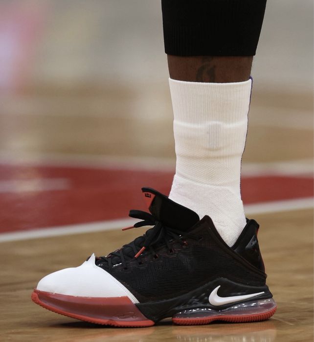 Оригинальные кроссовки Nike Lebron 19 low