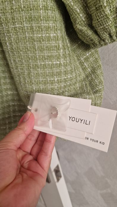 Продам платье на девочку 140 размер