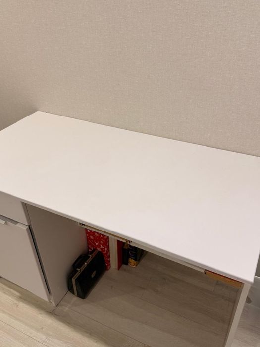 Стол письменный