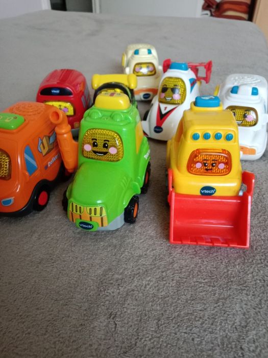 Mașinuțe Vtech,folosite funcționează cu baterii