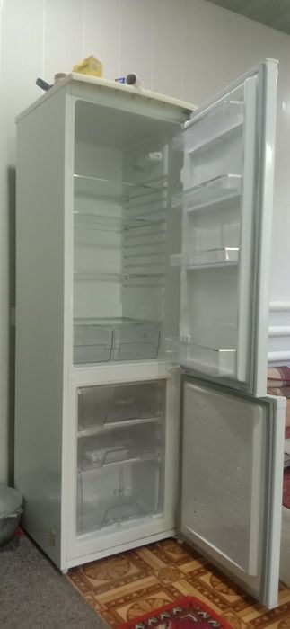 Холоделник артел почти в новый  идеальном состояние