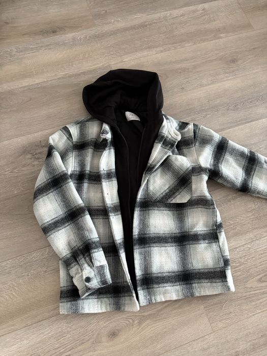 Продам курточки на малтчика ZARA