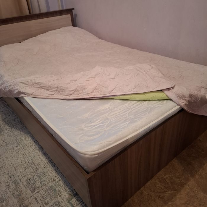 Продам кровать 1,5