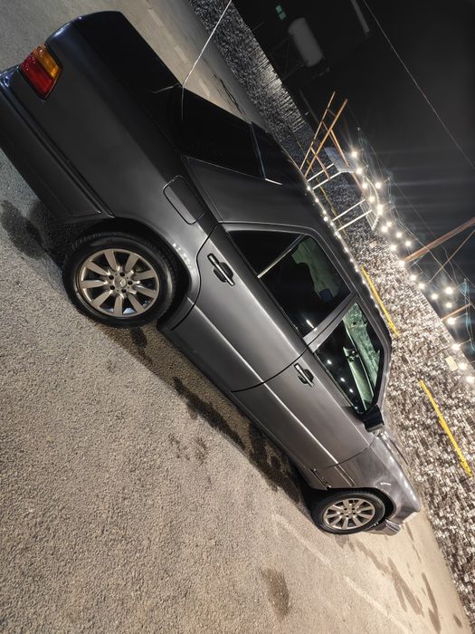 Мерседес W124 2.2 автомат