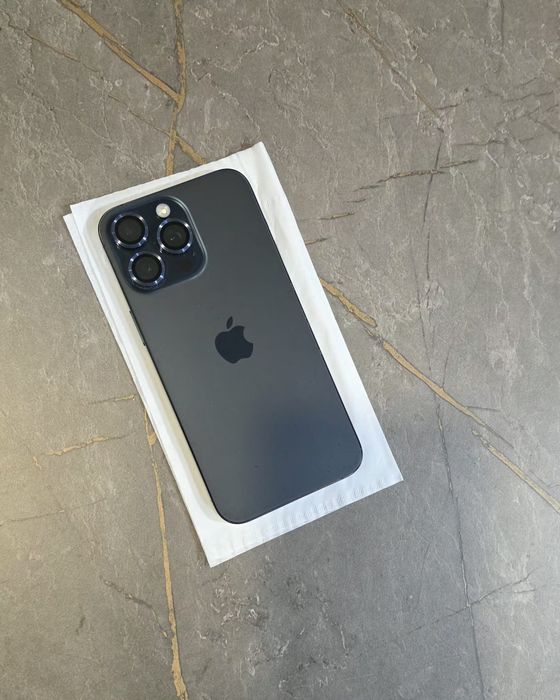 Iphone 15 pro max 256gb като нов