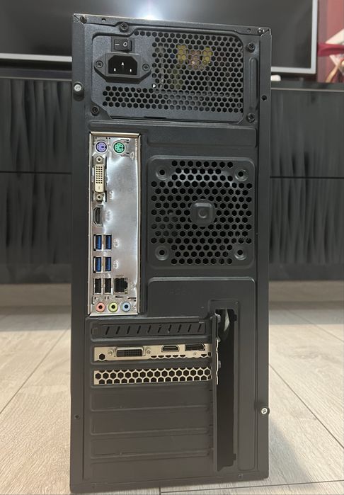 PC RTX 2060, AMD Rayzen 7 2700