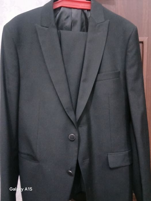 Erkaklar Kostyum shimi sotiladi