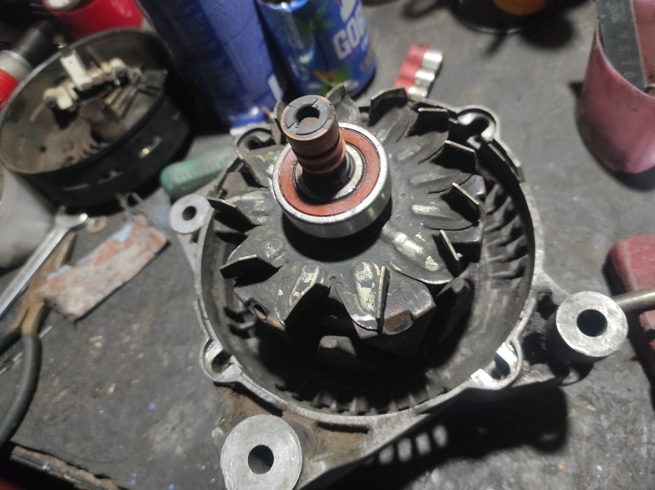 Генератор Volvo (100A) Bosch Обслужен в Караганде