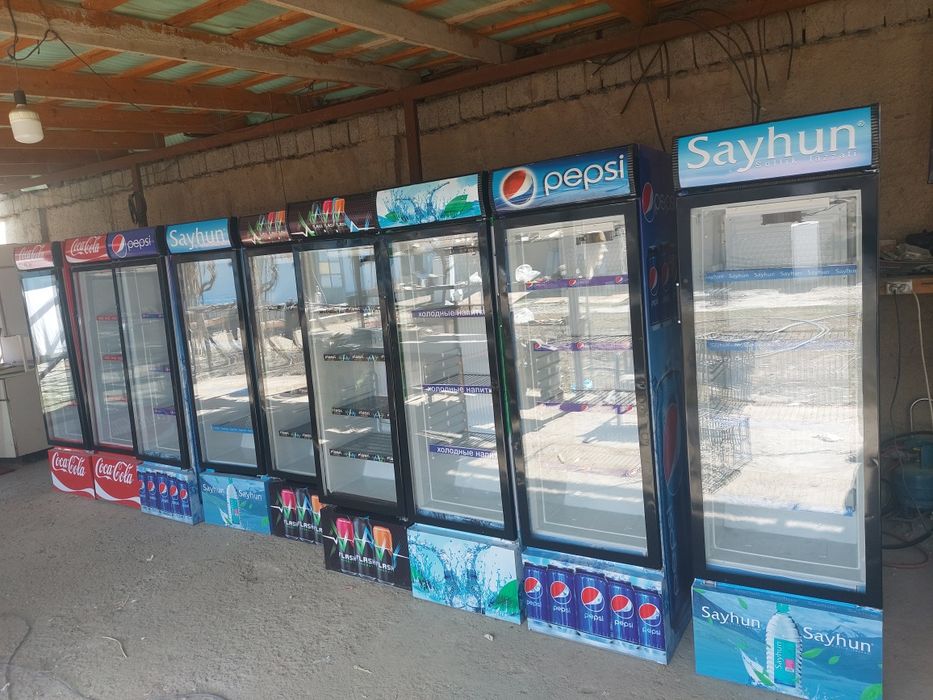 Витрина халадильниклар сотилади