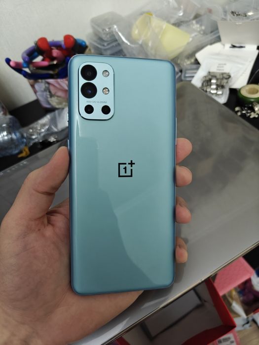 Продам OnePlus 9R