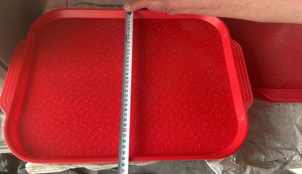 Продаются подносы за штуку