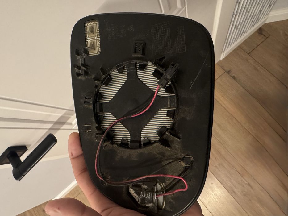 Toyota Highlander 2016  Зеркальный элемент правый