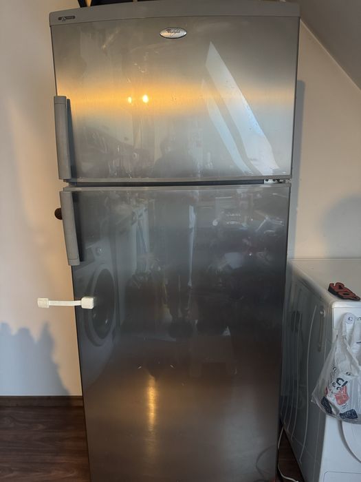 Хладилник Whirlpool с горна камера