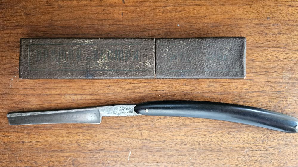 Бръснач Crown & Sword