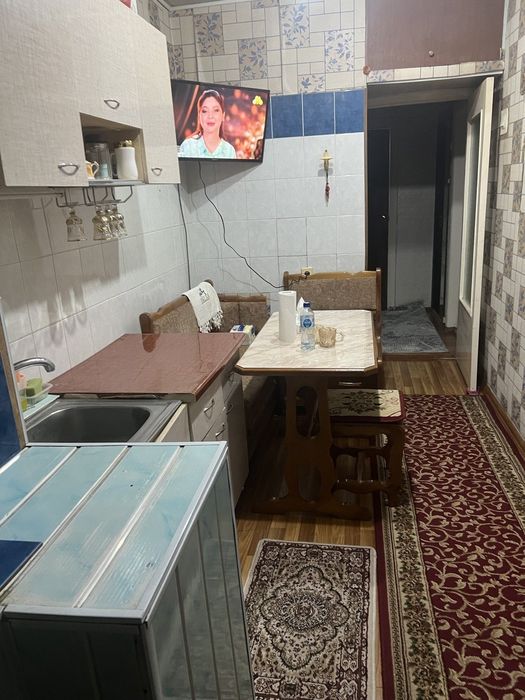 Продам квартиру 2 /3/4  Янгихаётский раион . 5 бекат метро .