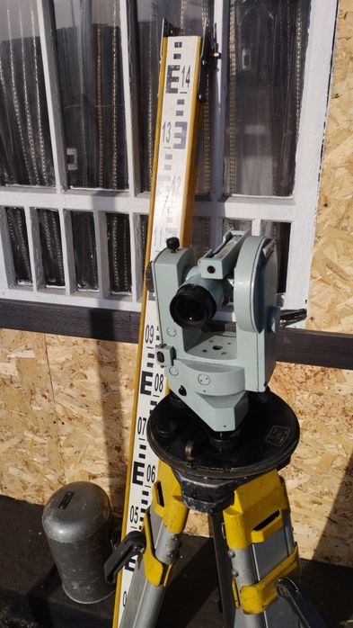 Продам невелир советский б/у.