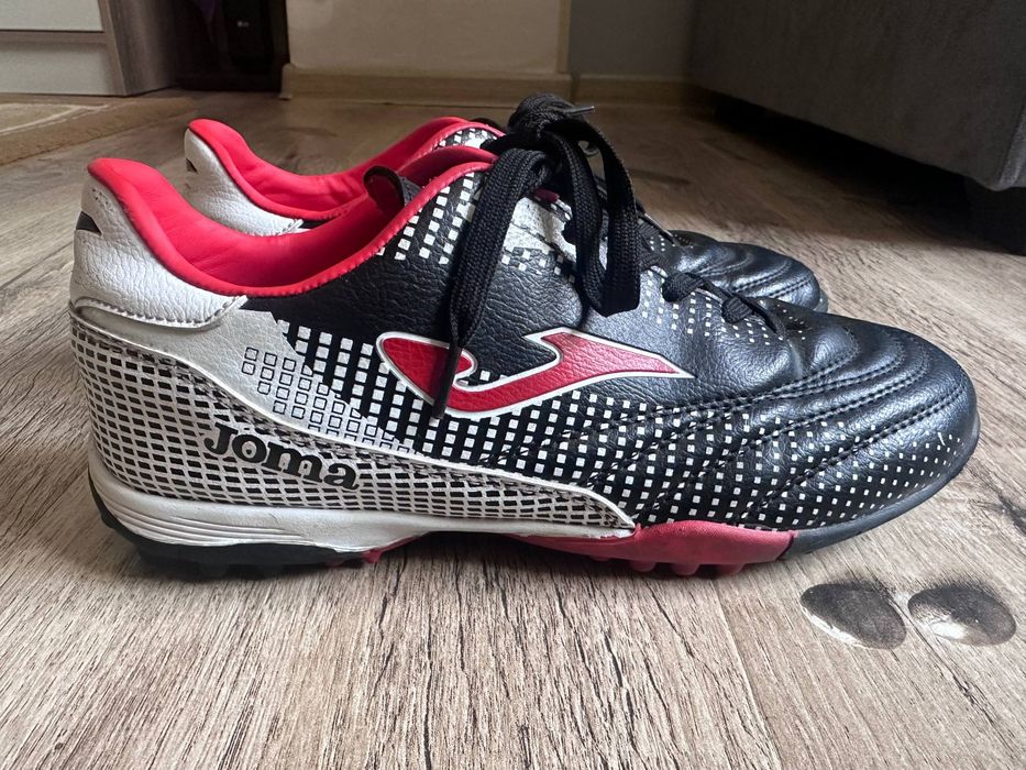 Футбольные сороконожки Joma