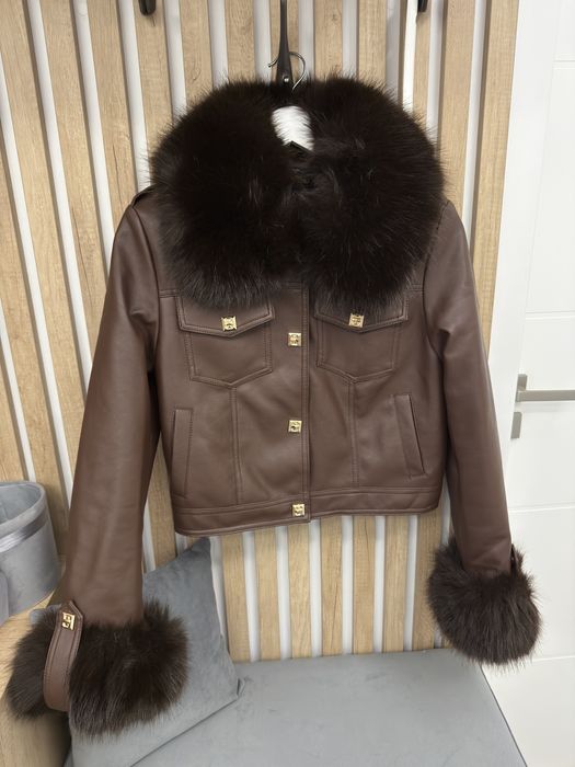 Кожено яке с пух на яката и ръкавите