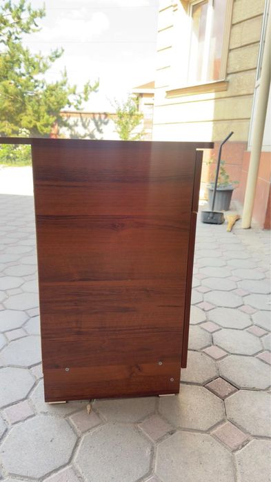 Продам письменный стол