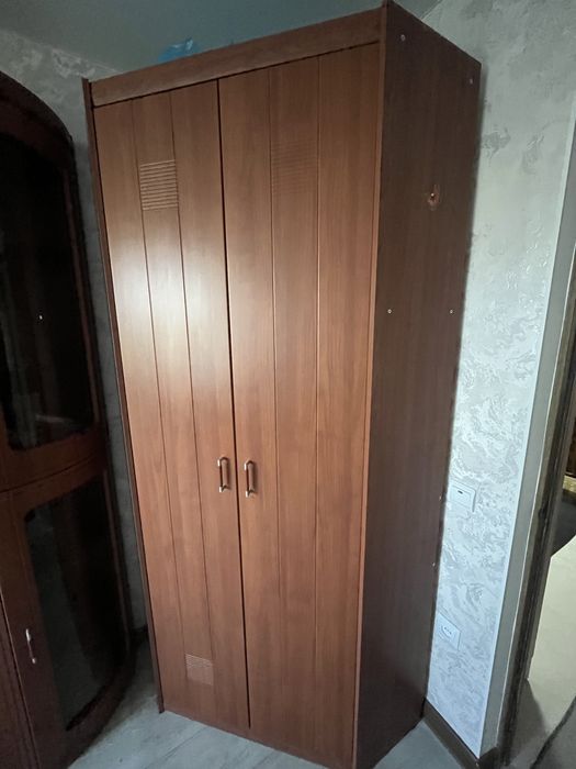 Продам угловой шкаф