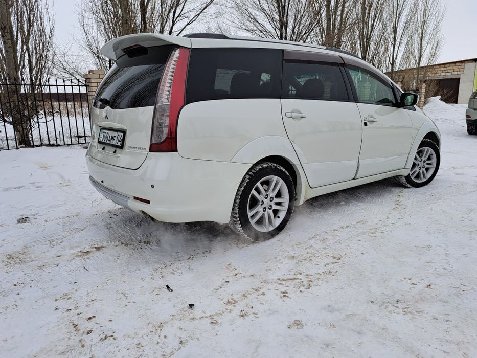 Митсубиши грандис 7 мест