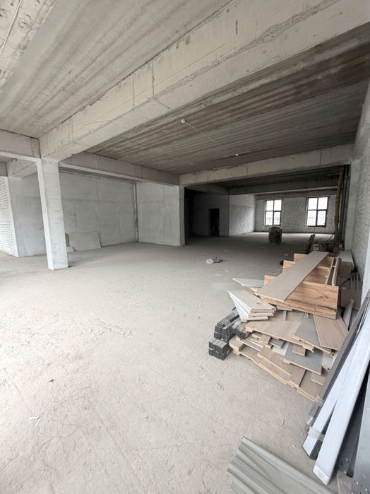 сдаем помещение  400 кв м2 F01