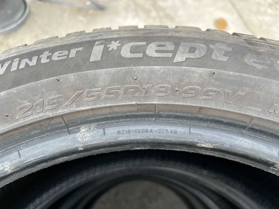 Продавам 2бр. зимни гуми Hankook 215/55/18 99V DOT2922 Made in KOREA!!