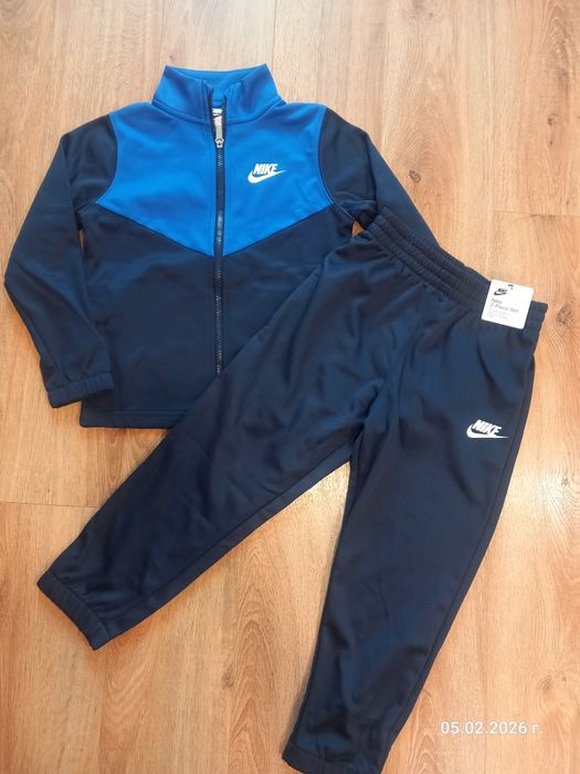 НОВ Оригинален екип Nike  5-6