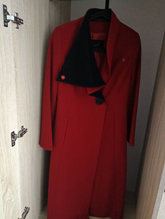 Продам пальто весна -осень