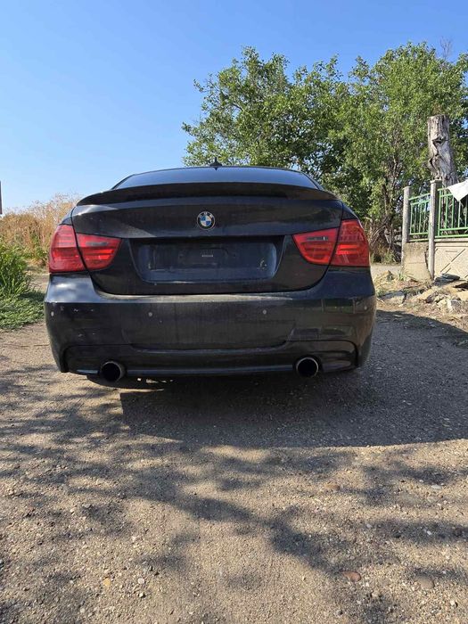 • Продавам BMW 330d E90 2008г. на ЧАСТИ, както и над 17 Голф 5ци