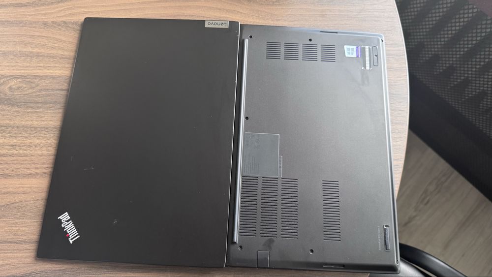 Lenovo Thinkpad E14 Gen 2, i5-1135G7 @ 2.40 GHz, 16 GB DDR4 RAM, 512 GB SSD