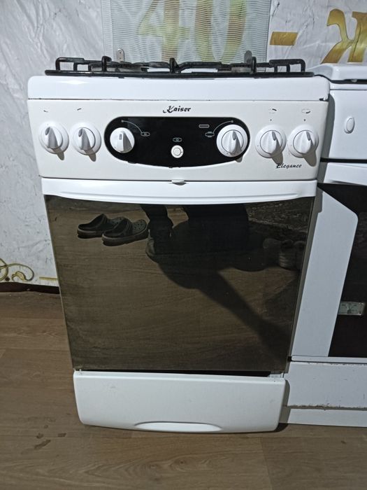Продам газ плиту Кайзер