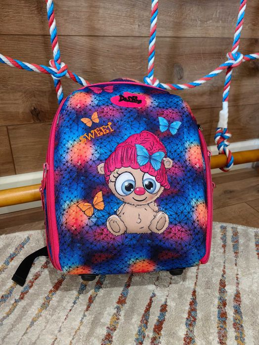 Продам рюкзак для девочки