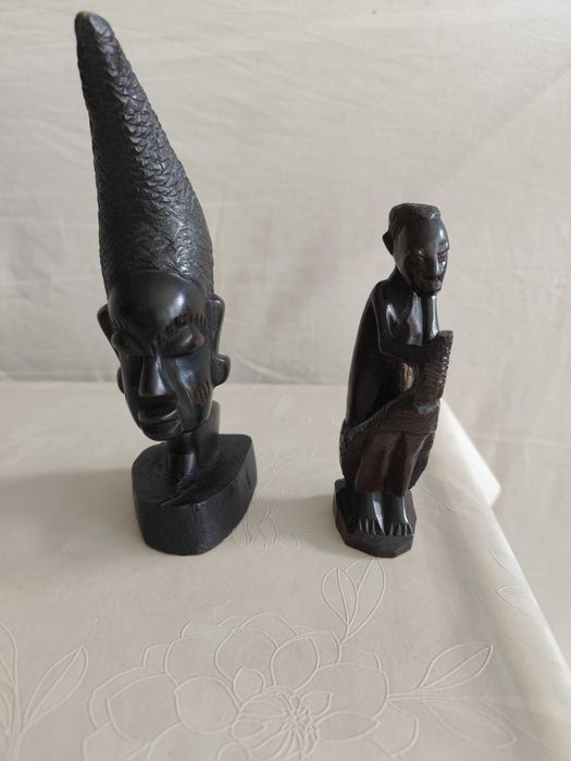 Абаносови статуетки от Африка