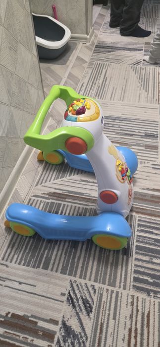 Продам детские ходунки chico