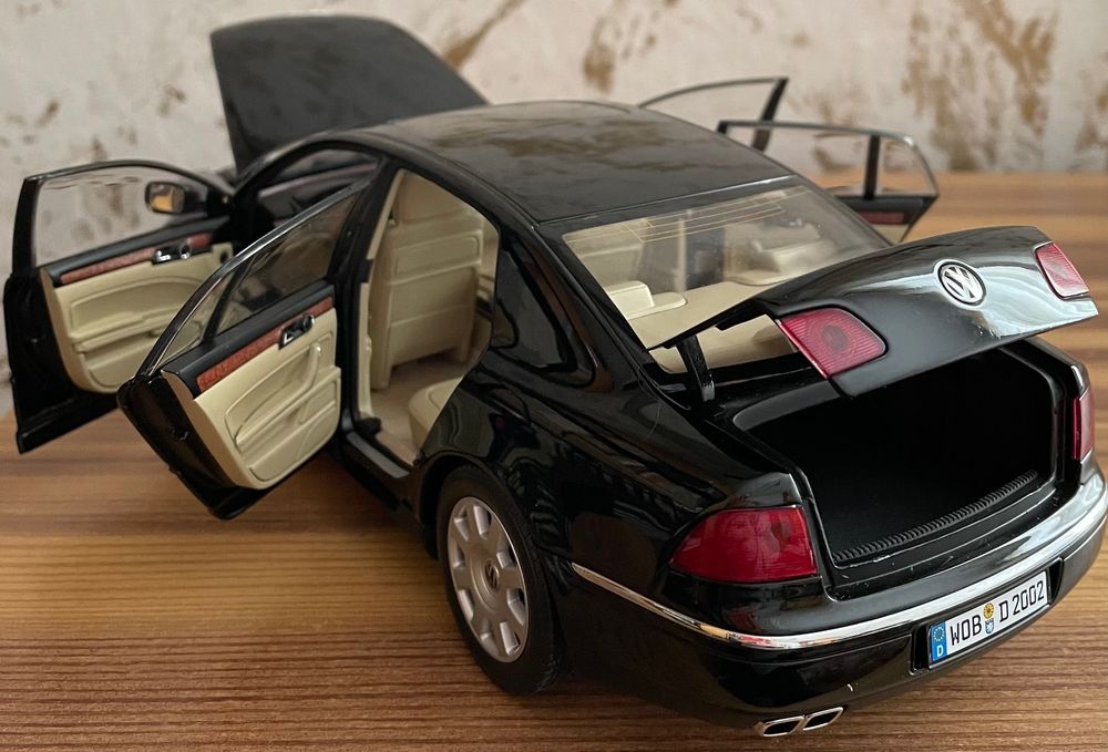 VW Phaeton, Autoart, Maщаб 1:18